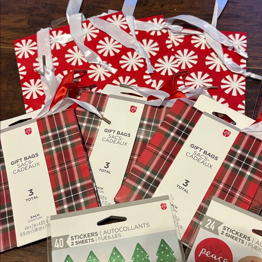 🆕American Greetings Christmas Gift Packaging, Bundle Of 16 Pieces Total